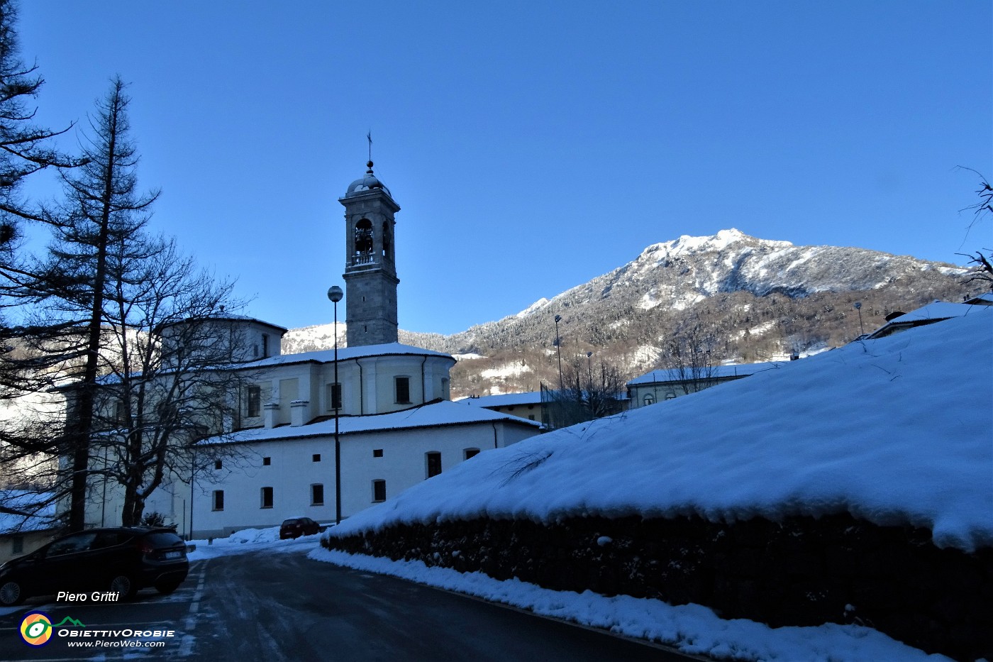 06 Monte Castello visto dalla Chiesa di Serina.JPG